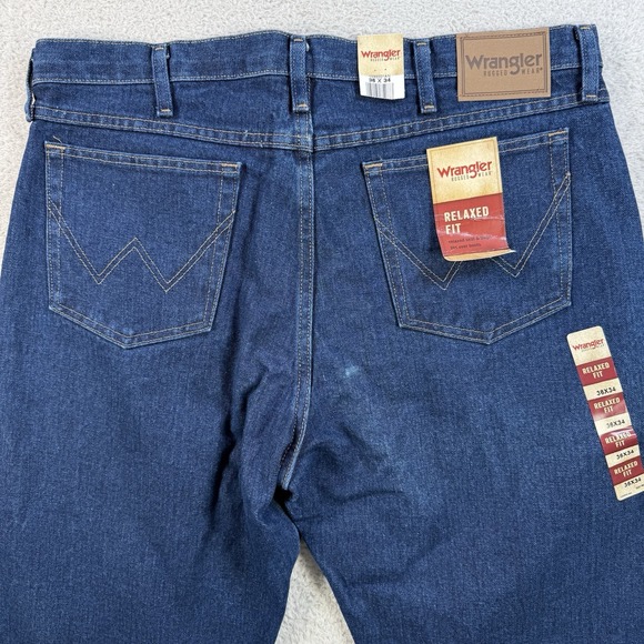 Wrangler Jeans Mens 36x34 Blue Denim Relaxed Fit Straight Rugged Wear Work - Picture 1 of 8
